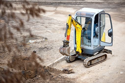 Pros and Cons of Mini Excavators for Small Contractors