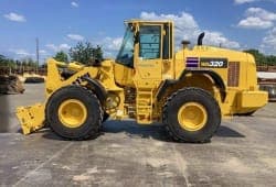 2023 Komatsu WA320-8