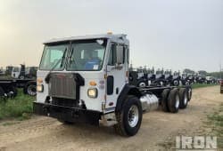 2026 Peterbilt 520