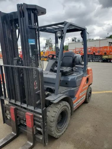 2017 Toyota 8FGU25-Warehouse for sale