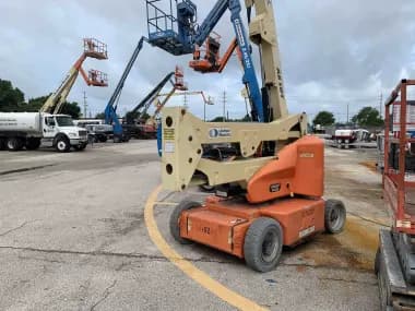 2013 JLG E400AJPN-Articulating-Boom-Lift for sale
