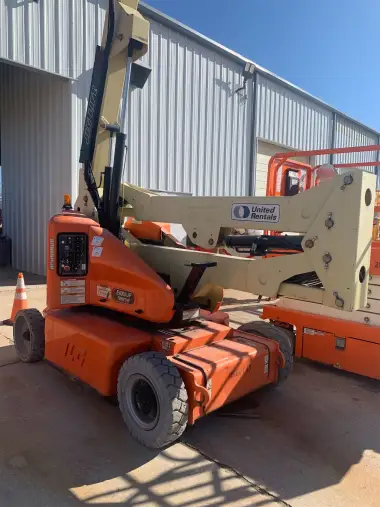 2013 JLG E400AJPN-Articulating-Boom-Lift for sale