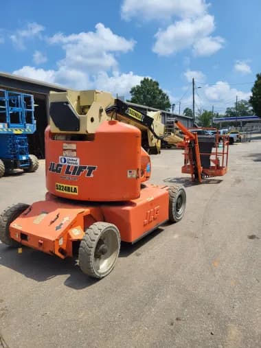 2013 JLG E400AJPN-Articulating for sale