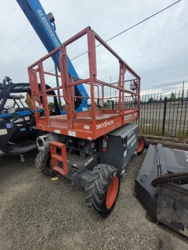 2017 Skyjack SJ6826RT-Rough-Terrain for sale