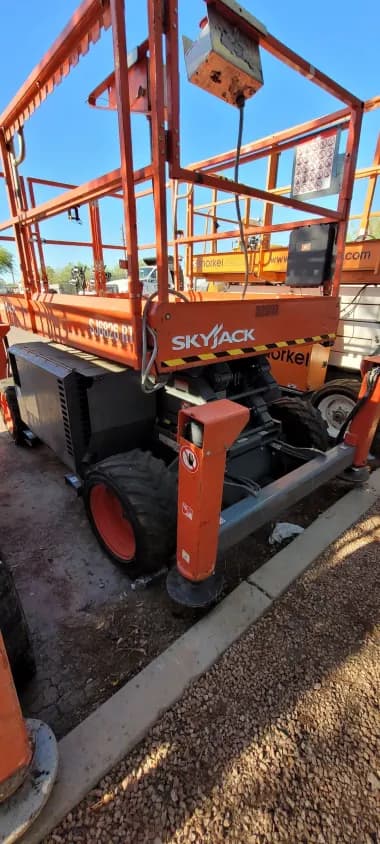 2016 Skyjack SJ6826RT-Rough-Terrain for sale