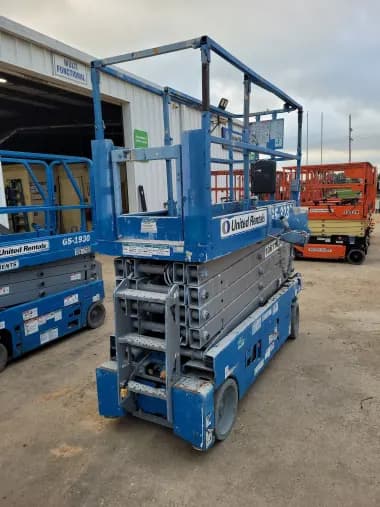 2017 Genie GS-3232 for sale